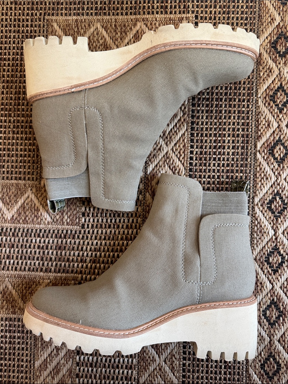 DOLCE VITA Huey Boots Green Canvas Chunky Lug Sole Size 9.5